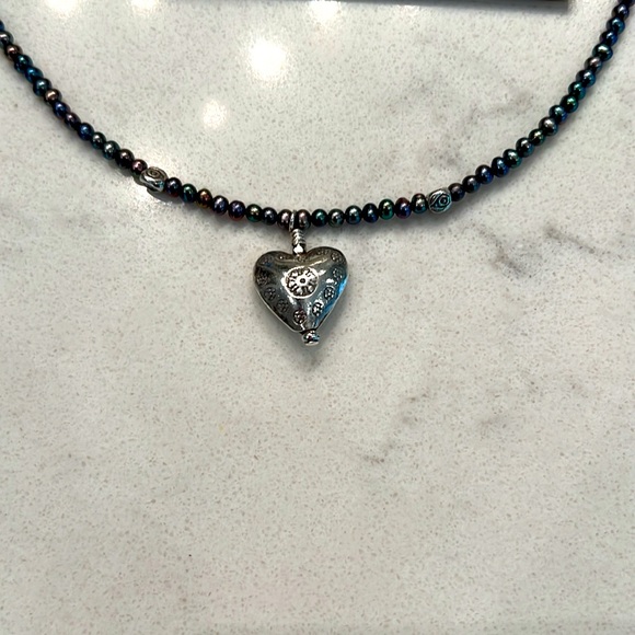 Silver and freshwater pearl Heart necklace - Picture 2 of 3